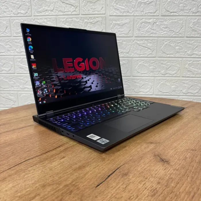 Ігровий ноутбук Б-клас Lenovo Legion 7 15IMH05 / 15.6" (1920x1080) IPS / Intel Core i7-10750H (6 (12) ядер по 2.6 - 5.0 GHz) / 16 GB DDR4 / 512 GB SSD / nVidia GeForce RTX 2070 Max-Q, 8 GB GDDR6, 256-bit / WebCam б/в - зображення 4