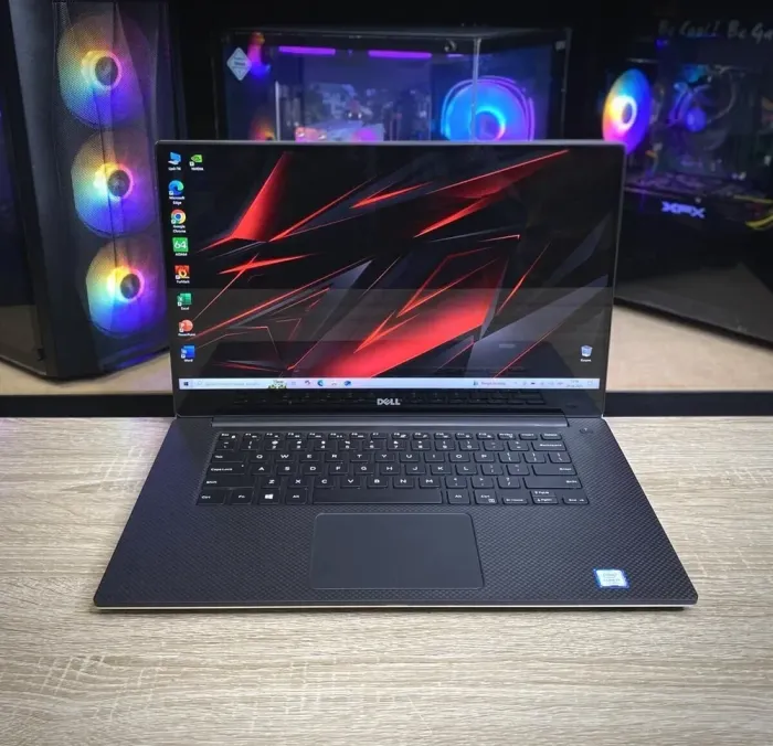 Ігровий ноутбук Dell XPS 15 9560 / 15.6" (3840x2160) IPS / Intel Core i7-7700HQ (4 (8) ядра по 2.8 - 3.8 GHz) / 16 GB DDR4 / 256 GB SSD / nVidia GeForce GTX 1050, 4 GB GDDR5, 128-bit / WebCam б/в - зображення 2