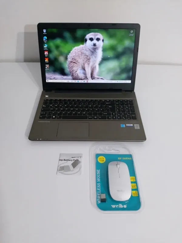 Ноутбук Medion Akoya E6416 / 15.6" (1366x768) TN / Intel Core i3-5010U (2 (4) ядра по 2.1 GHz) / 16 GB DDR3 / 256 GB SSD / Intel HD Graphics 5500 / WebCam / DVD-ROM б/в - зображення 2