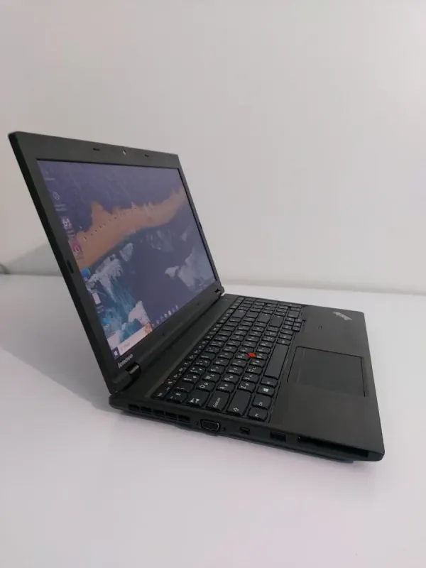 Ноутбук Lenovo ThinkPad L540 / 15.6" (1366x768) TN / Intel Core i5-4210M (2 (4) ядра по 2.6 - 3.2 GHz) / 16 GB DDR3 / 256 GB SSD / Intel HD Graphics 4600 / WebCam / DVD-ROM б/в - изображение 2