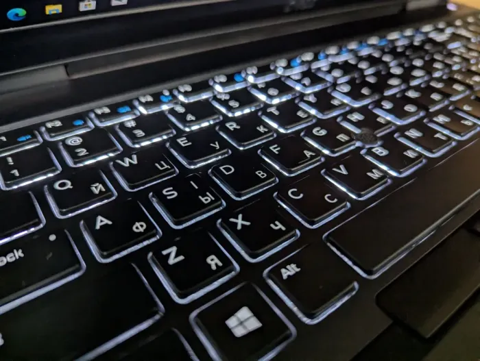 Мобільна робоча станція Dell Precision 7530 / 15.6" (1920x1080) IPS / Intel Core i5-8300H (4 (8) ядра по 2.3 - 4.0 GHz) / 32 GB DDR4 / 512 GB SSD / nVidia Quadro P2000, 4 GB GDDR5, 128-bit / WebCam / Windows 10 б/в - зображення 6