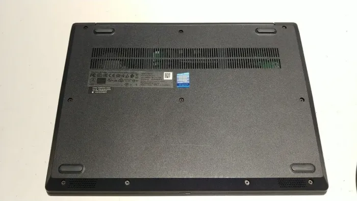 Ультрабук Lenovo IdeaPad 3 14ADA05 / 14" (1920x1080) TN / AMD Ryzen 5 3500U (4 (8) ядра по 2.1 - 3.7 GHz) / 16 GB DDR4 / 512 GB SSD / AMD Radeon Vega 8 Graphics / WebCam б/в - зображення 10