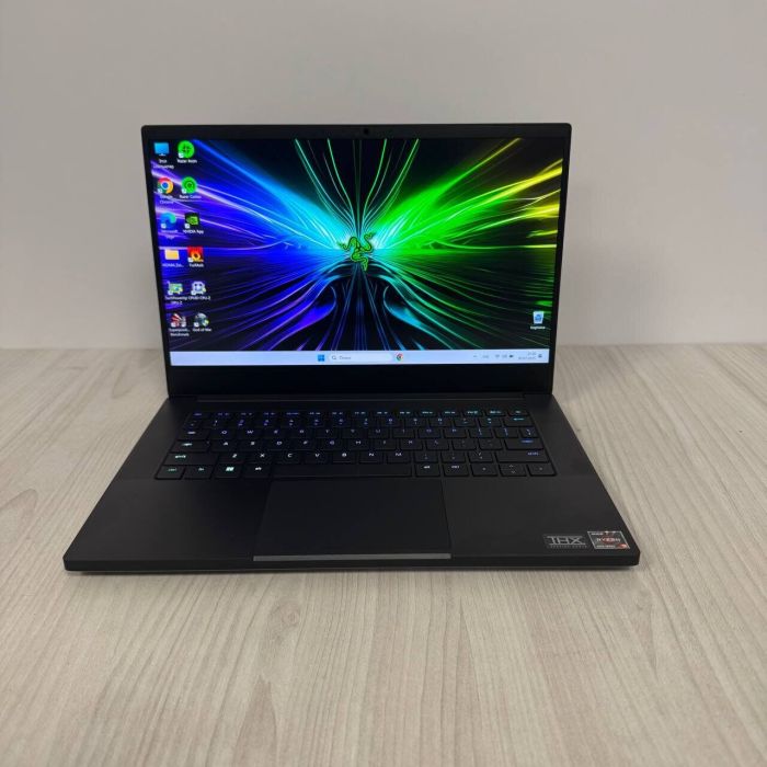 Ігровий ультрабук Razer Blade 14 RZ09-0427 / 14" (2560x1440) IPS / AMD Ryzen 9 6900HX (8 (16) ядер по 3.3 - 4.9 GHz) / 16 GB DDR5 / 1000 GB SSD NVMe / nVidia GeForce RTX 3080 Ti, 16 GB GDDR6, 256-bit / WebCam б/в - зображення 2