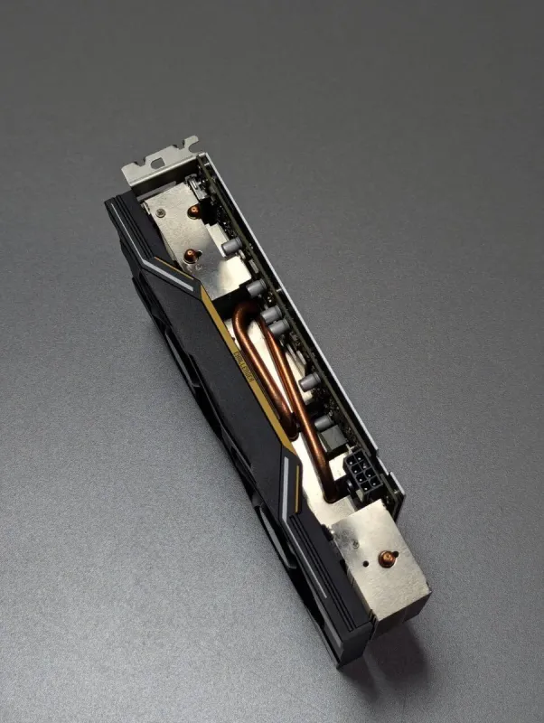 Дискретна відеокарта ASRock Challenger D Radeon RX 5600 XT OC, 6 GB GDDR6, 192-bit / 1x HDMI, 3x DisplayPort / (RX5600 CLD 6G) б/в - зображення 4