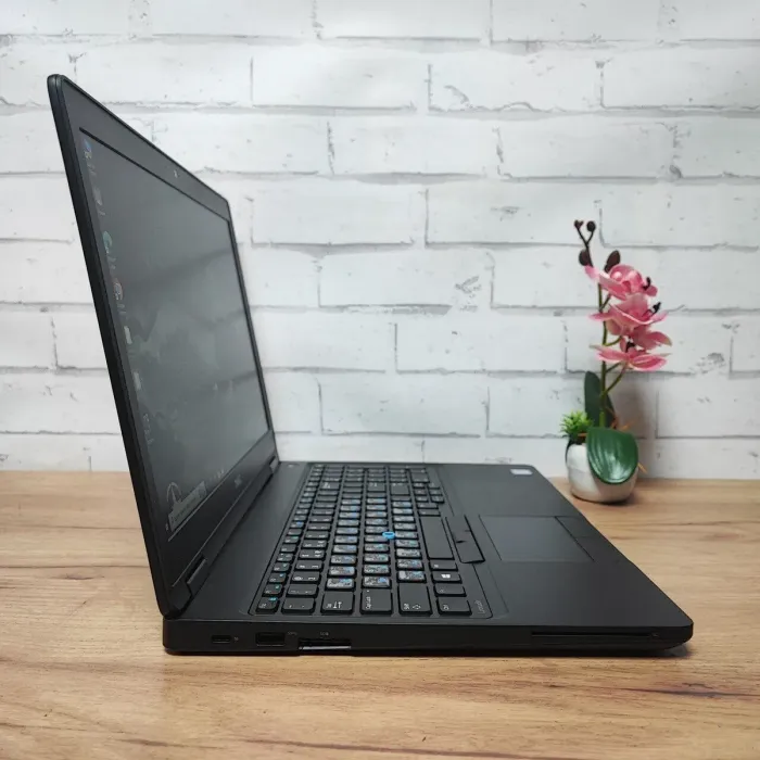 Ноутбук Dell Latitude 5580 / 15.6" (1920x1080) TN / Intel Core i5-6300U (2 (4) ядра по 2.4 - 3.0 GHz) / 8 GB DDR4 / 128 GB SSD / Intel HD Graphics 520 / WebCam б/в - зображення 6