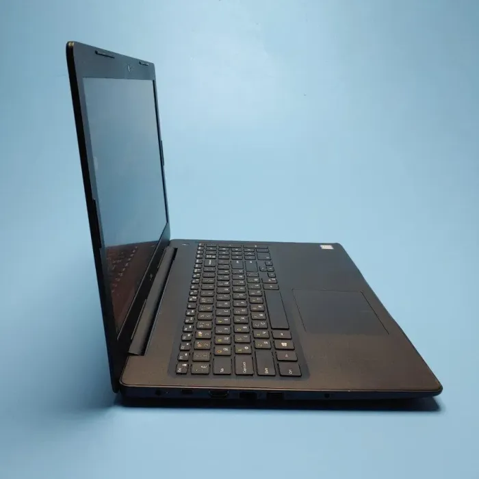 Ноутбук Б-клас Dell Latitude 3590 / 15.6" (1366x768) TN / Intel Core i5-8250U (4 (8) ядра по 1.6 - 3.4 GHz) / 8 GB DDR4 / 480 GB SSD / Intel UHD Graphics 620 / WebCam / Win 10 Pro б/в - зображення 4