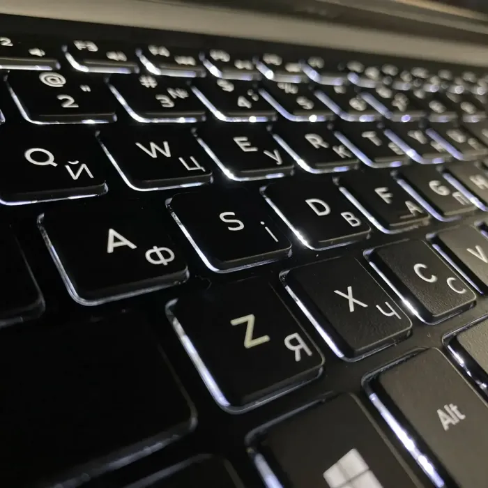 Ігровий ноутбук Б-класу Dell XPS 15 9550 / 15,6" (1920x1080) IPS / Intel Core i5-6300HQ (4 ядра по 2,3 - 3,2 ГГц) / 16 ГБ DDR4 / 512 ГБ SSD / nVidia GeForce GTX 960M, 2 ГБ GDDR5, 128-біт / HDMI б/в - зображення 6