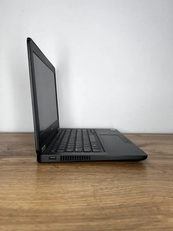 Нетбук Dell Latitude 12 E5270 / 12.5" (1366x768) TN / Intel Core i5-6200U (2 (4) ядра по 2.3 - 2.8 GHz) / 8 GB DDR3 / 512 GB SSD / Intel HD Graphics 520 / WebCam / HDMI б/в - зображення 5