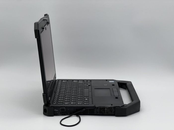 Захищений ноутбук-трансформер Dell Latitude 12 Rugged Extreme 7214 / 11.6" (1366x768) IPS Touch / Intel Core i5-6300U (2 (4) ядра по 2.4 - 3.0 GHz) / 16 GB DDR4 / 240 GB SSD / Intel HD Graphics 520 / WebCam б/в - зображення 4