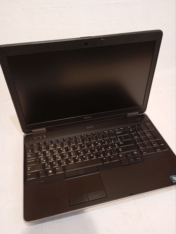 Ноутбук Б-клас Dell Latitude E6540 / 15.6" (1366x768) TN / Intel Core i5-4300M (2 (4) ядра по 2.6 - 3.3 GHz) / 8 GB DDR3 / 240 GB SSD / Intel HD Graphics 4600 / WebCam / DVD-RW б/в - зображення 3