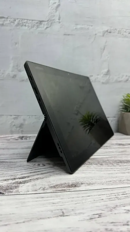 Нетбук Lenovo MIIX 520-12IKB / 12.2" (1920x1080) IPS Touch / Intel Core i5-8250U (4 (8) ядра по 1.6 - 3.4 GHz) / 8 GB DDR4 / 256 GB SSD / Intel UHD Graphics 620 / WebCam б/в - зображення 7