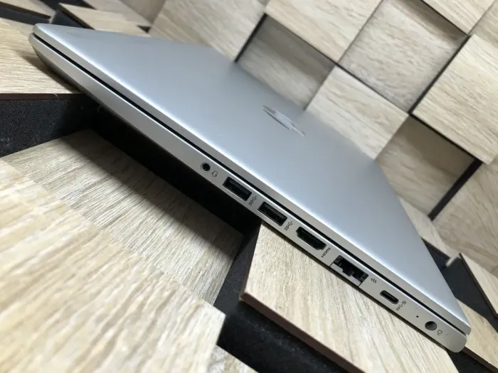 Ультрабук Б-клас HP ProBook 440 G7 / 14" (1920x1080) IPS / Intel Core i5-10210U (4 (8) ядра по 1.6 - 4.2 GHz) / 8 GB DDR4 / 250 GB SSD / Intel UHD Graphics / WebCam б/в - зображення 6
