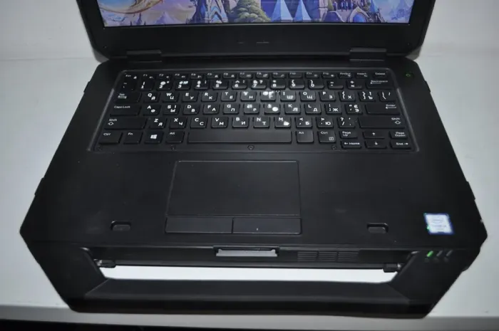 Захищений ноутбук Dell Latitude 5414 Rugged / 14" (1366x768) TN / Intel Core i3-6100U (2 (4) ядра по 2.3 GHz) / 8 GB DDR4 / 256 GB SSD / Intel HD Graphics 520 / WebCam / Windows 11 Pro б/в - зображення 5
