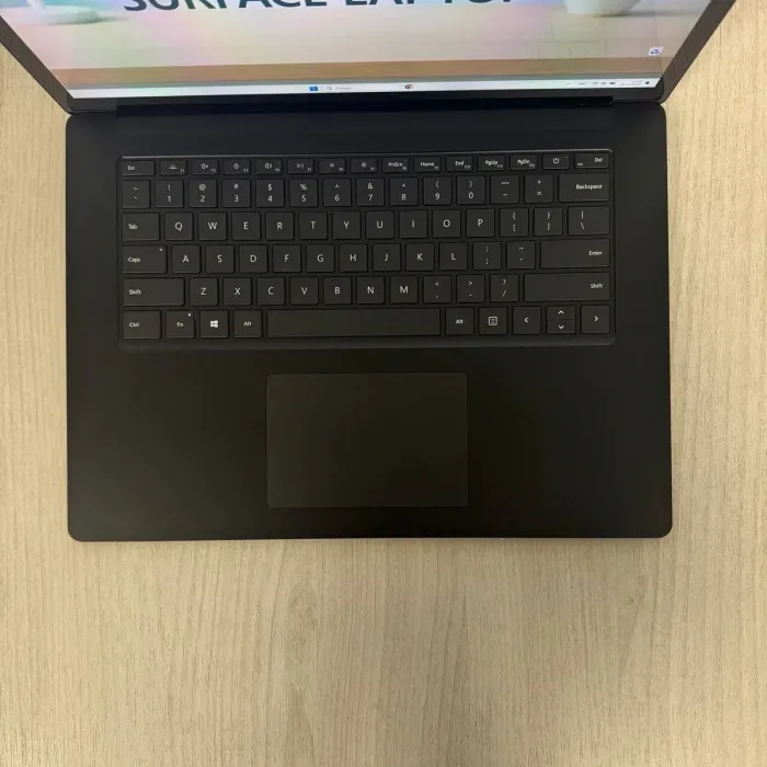 Ультрабук Microsoft Surface Laptop 4 2021 / 13.5" (2256x1504) IPS Touch / Intel Core i7-1185G7 (4 (8) ядра по 3.0 - 4.8 GHz) / 16 GB DDR4 / 256 GB SSD / Intel Iris Xe Graphics / WebCam б/в - зображення 4