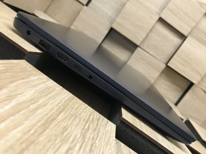 Ультрабук Б-клас Lenovo IdeaPad 3 15ABA7 / 15.6" (1920x1080) IPS / AMD Ryzen 7 5825U (8 (16) ядра по 2.0 - 4.5 GHz) / 8 GB DDR4 / 256 GB SSD / AMD Radeon Graphics / WebCam б/в - зображення 6