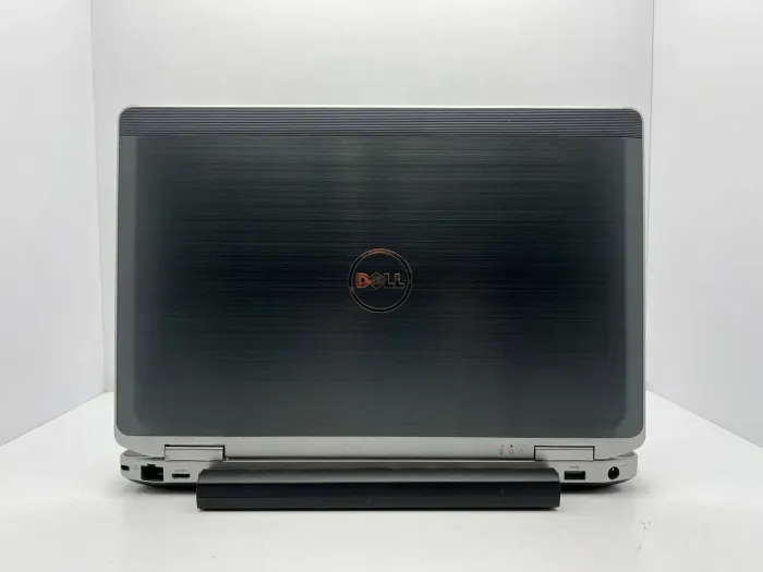 Ноутбук Dell Latitude E6330 / 13.3" (1366x768) TN / Intel Core i5-3380M (2 (4) ядра по 2.9 - 3.6 GHz) / 4 GB DDR3 / 240 GB SSD / Intel HD Graphics 4000 б/в - зображення 5