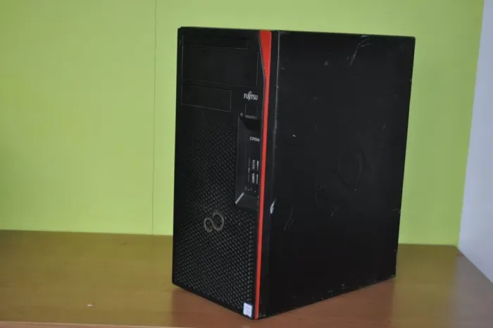 Комп'ютер Б-клас Fujitsu Esprimo P957 E90 Tower / Intel Core i5-6500 (4 ядра по 3.2 - 3.6 GHz) / 8 GB DDR4 / 120 GB SSD + 250 GB HDD / Intel HD Graphics 530 б/в - зображення 5