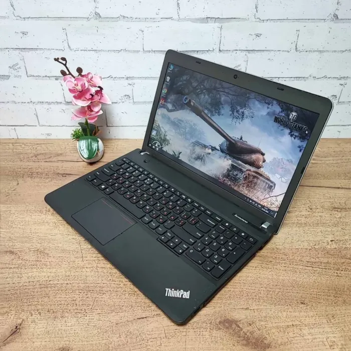 Ноутбук Lenovo ThinkPad E540 / 15.6" (1366x768) TN / Intel Core i3-4000M (2 (4) ядра по 2.4 GHz) / 8 GB DDR3 / 128 GB SSD / Intel HD Graphics 4600 / WebCam / DVD-ROM / HDMI б/в - зображення 4