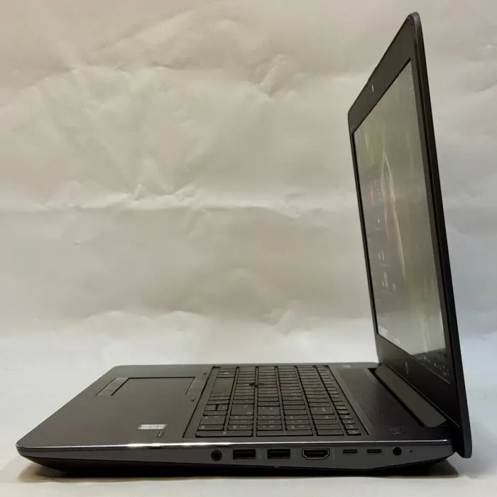 Мобільна робоча станція HP ZBook 15 G3 / 15.6" (1920x1080) TN / Intel Core i7-6820HQ (4 (8) ядра по 2.7 - 3.6 GHz) / 16 GB DDR4 / 256 GB SSD M.2 + 500 GB HDD / nVidia Quadro M1200, 4 GB GDDR5, 128-bit / WebCam б/в - зображення 5