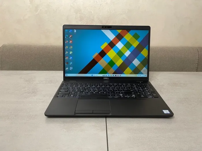 Ноутбук Б-клас Dell Latitude 5500 / 15.6" (1920x1080) IPS / Intel Core i5-8265U (4 (8) ядра по 1.6 - 3.9 GHz) / 16 GB DDR4 / 256 GB SSD M.2 / Intel UHD Graphics / WebCam б/в - зображення 2
