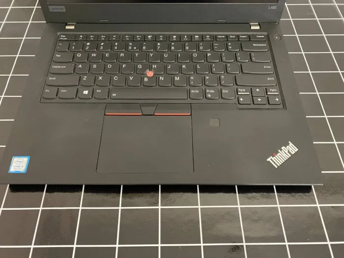 Ультрабук Б-клас Lenovo ThinkPad L480 / 14" (1920x1080) IPS / Intel Core i5-8250U (4 (8) ядра по 1.6 - 3.4 GHz) / 16 GB DDR4 / 256 GB SSD / Intel UHD Graphics 620 / WebCam / HDMI б/в - зображення 4