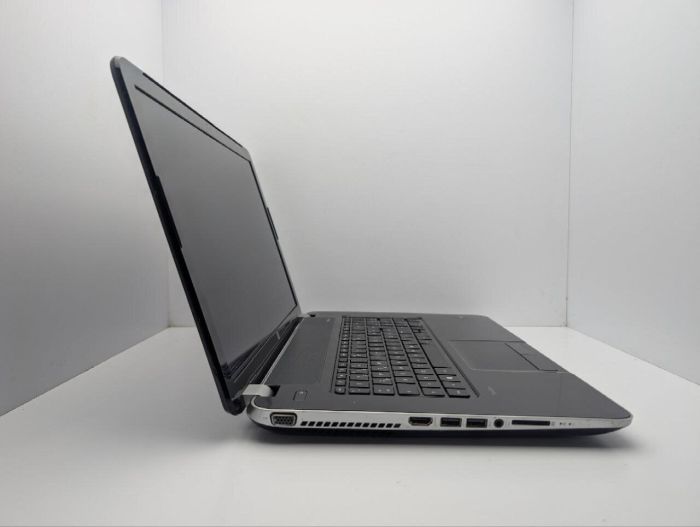 Ноутбук HP 17-e026sg / 17.3" (1600x900) TN / AMD A10-5750M (4 ядра по 2.5 - 3.5 GHz) / 8 GB DDR3 / 240 GB SSD / AMD Radeon HD 8670M, 1 GB GDDR3, 64-bit / WebCam / DVD-ROM б/в - зображення 4