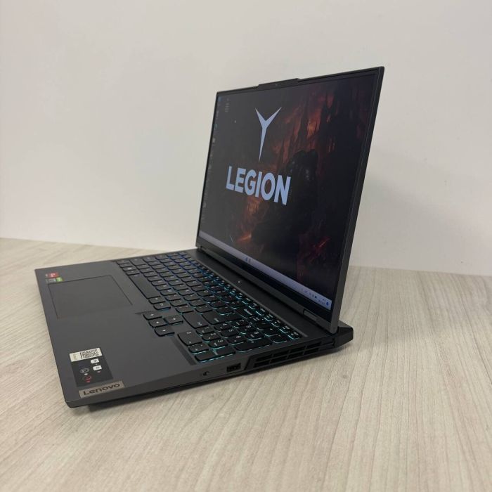 Ігровий ноутбук Б-класу Lenovo Legion 5 Pro 16ACH6H / 16" (2560x1600) IPS / AMD Ryzen 9 5900HX (8 (16) ядер по 3,3 - 4,6 ГГц) / 16 ГБ DDR4 / 512 ГБ SSD NVMe / nVidia GeForce RTX 3070, 8 ГБ GDDR6, 256-біт / Веб-камера б/в - зображення 5