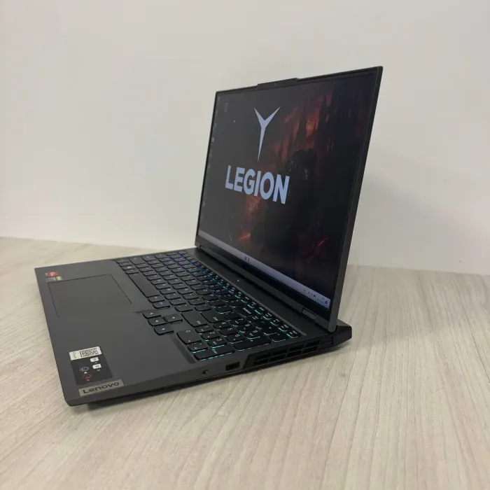 Ігровий ноутбук Б-класу Lenovo Legion 5 Pro 16ACH6H / 16" (2560x1600) IPS / AMD Ryzen 9 5900HX (8 (16) ядер по 3,3 - 4,6 ГГц) / 16 ГБ DDR4 / 512 ГБ SSD NVMe / nVidia GeForce RTX 3070, 8 ГБ GDDR6, 256-біт / Веб-камера б/в - зображення 5