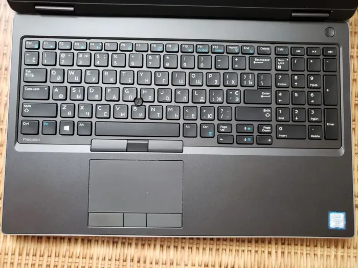 Мобільна робоча станція Dell Precision 7540 / 15.6" (1920x1080) IPS / Intel Core i7-9850H (6 (12) ядер по 2.6 - 4.6 GHz) / 32 GB DDR4 / 128 GB SSD + 512 GB SSD / nVidia Quadro T1000, 4 GB GDDR6, 128-bit / WebCam б/в - зображення 3