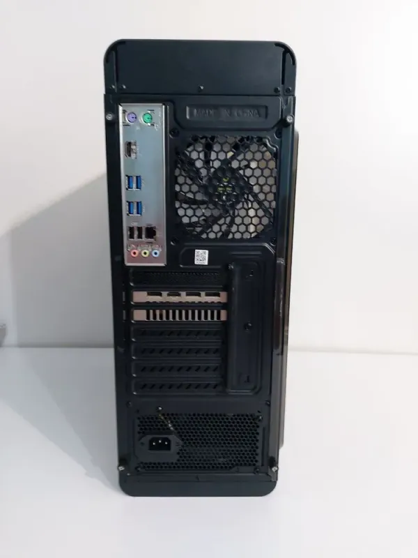 Ігровий ПК GameMax MoonLight MFG G511 Tower / Intel Core i5-8500 (6 ядер по 3.0 - 4.1 GHz) / 32 GB DDR4 / 256 GB SSD M.2 + 1000 GB HDD / AMD Radeon RX 5700 XT, 8 GB GDDR6, 256-bit / 600W б/в - зображення 7