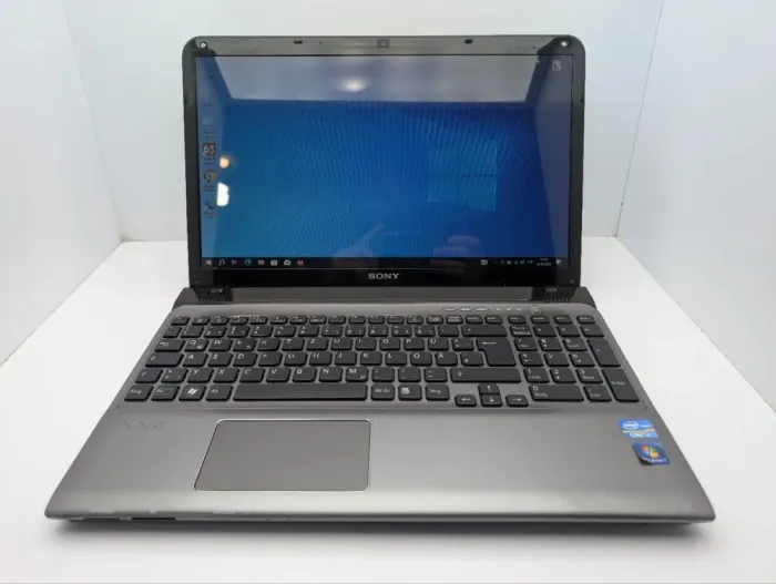 Ноутбук Sony VAIO SVE 151C / 15.6" (1366x768) TN / Intel Core i7-3612QM (4 (8) ядра по 2.1 - 3.1 GHz) / 8 GB DDR3 / 240 GB SSD / AMD Radeon HD 7550M, 1 GB GDDR3, 128-bit / WebCam / DVD-ROM б/в - зображення 2