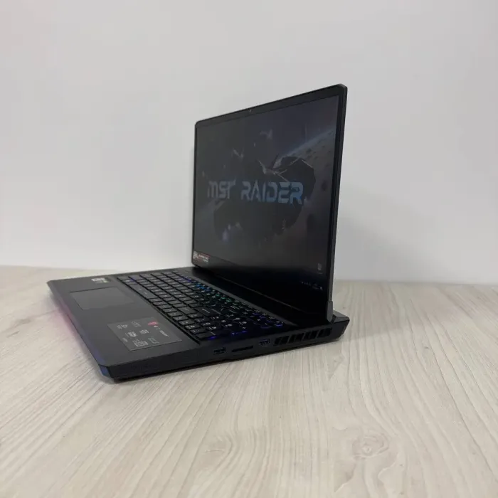 Ігровий ноутбук MSI GE76 Raider 10UG / 17.3" (1920x1080) IPS / Intel Core i7-10870H (8 (16) ядер по 2.2 - 5.0 GHz) / 32 GB DDR4 / 1000 GB SSD NVMe / nVidia GeForce RTX 3070, 8 GB GDDR6, 256-bit / WebCam б/в - зображення 5