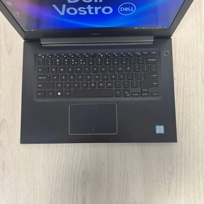 Ультрабук Б-клас Dell Vostro 5471 / 14" (1920x1080) IPS / Intel Core i5-8250U (4 (8) ядра по 1.6 - 3.4 GHz) / 8 GB DDR4 / 240 GB SSD / Intel UHD Graphics 620 / WebCam / Windows 10 б/в - зображення 3