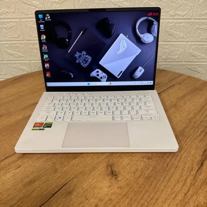 Ігровий ультрабук Б-клас Asus ROG Zephyrus G14 GA402XV / 14" (2560x1600) IPS / AMD Ryzen 9 7940HS (8 (16) ядер по 4.0 - 5.2 GHz) / 16 GB DDR5 / 512 GB SSD / nVidia GeForce RTX 4060, 8 GB GDDR6, 128-bit / WebCam б/в - зображення 2