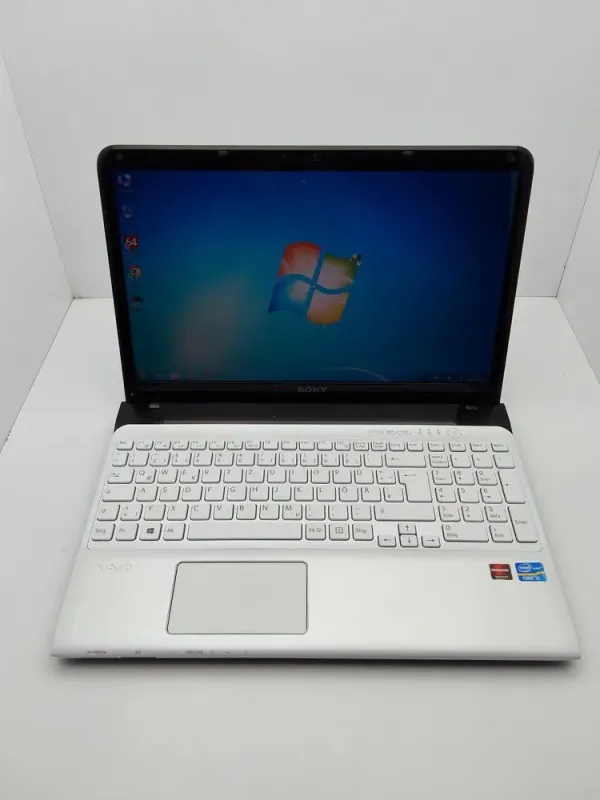 Ноутбук Sony SV1512 / 15.6 (1366x768) TN / Intel Core i5-3210M (2 (4) ядра по 2.5 - 3.1 GHz) / 6 GB DDR3 / 650 GB HDD / AMD Radeon HD 7600M, 1 GB GDDR3, 64-bit / WebCam б/в - зображення 7