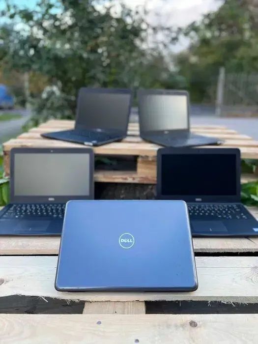 Ультрабук Dell Latitude 3380 / 13.3" (1366x768) TN / Intel Core i3-6006U (2 (4) ядра по 2.0) / 8 GB DDR4 / 128 GB SSD / Intel HD Graphics 520 / WebCam / Win 10 Pro б/в - зображення 5