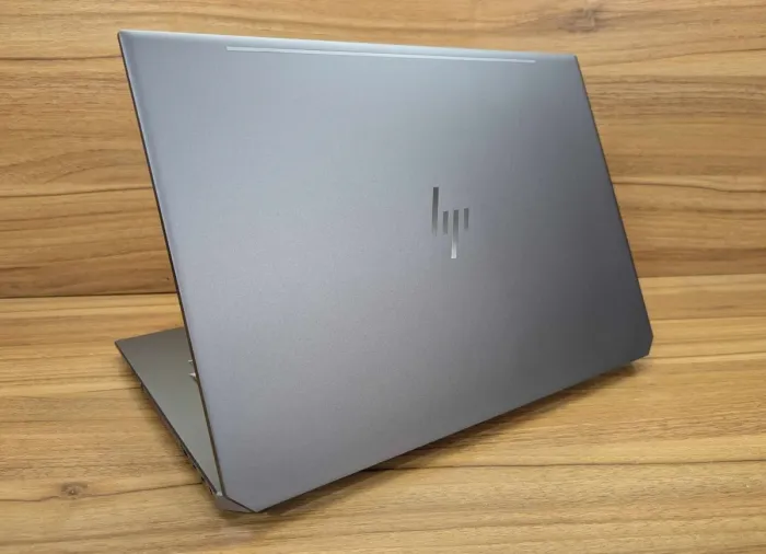 Мобільна робоча станція HP zBook Studio G5 / 15,6" (1920x1080) IPS / Intel Core i9-9880H (8 (16) ядер по 2,3 - 4,8 ГГц) / 16 ГБ DDR4 / 512 ГБ SSD / nVidia Quadro P1000, 4 ГБ GDDR5, 128-біт / TouchID / WebCam / Windows 10 б/в - зображення 7