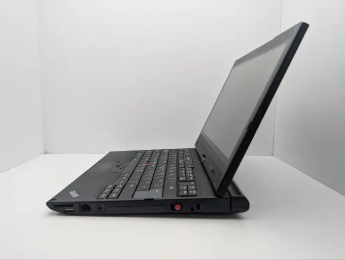 Нетбук Lenovo ThinkPad X220 / 12.5" (1366x768) TN Touch / Intel Core i7-2620M (2 (4) ядра по 2.7 - 3.4 GHz) / 8 GB DDR3 / 120 GB SSD / Intel HD Graphics 3000 / WebCam б/в - зображення 7