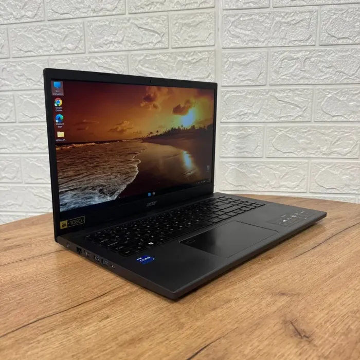 Ноутбук Б-клас Acer Aspire 7 A715-76 / 15.6" (1920x1080) IPS / Intel Core i7-12700H (14 (20) ядер по 3.5 - 4.7 GHz) / 16 GB DDR4 / 512 GB SSD / Intel Iris Xe Graphics / WebCam б/в - зображення 4