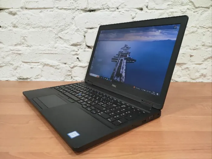 Ноутбук Dell Latitude 5591 / 15.6" (1920x1080) IPS / Intel Core i7-8750H (6 (12) ядер по 2.2 - 4.1 GHz) / 16 GB DDR4 / 240 GB SSD / nVidia GeForce MX130, 2 GB DDR5, 64-bit / WebCam б/в - зображення 4