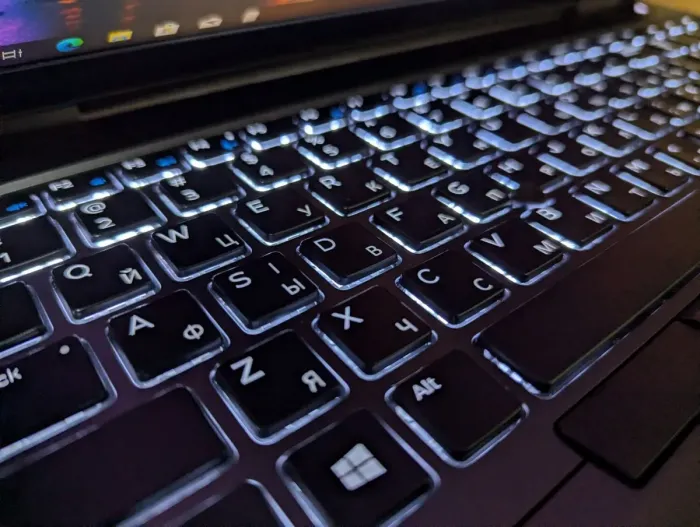 Мобільна робоча станція Dell Precision 7540 / 15,6" (1920x1080) IPS / Intel Core i7-9850H (6 (12) ядер по 2,6 - 4,6 ГГц) / 32 ГБ DDR4 / 512 ГБ SSD / nVidia Quadro RTX 3000, 6 ГБ GDDR6, 192-біт / TouchID / WebCam / Windows 10 б/в - зображення 6