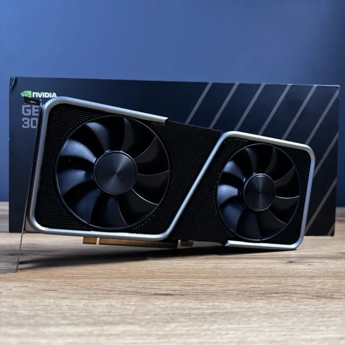 Дискретна відеокарта nVidia GeForce RTX 3070 Founders Edition, 8 GB GDDR6, 256-bit / 1x HDMI, 3x DisplayPort / Коробка / (900-1G142-2510-000) б/в - зображення 2