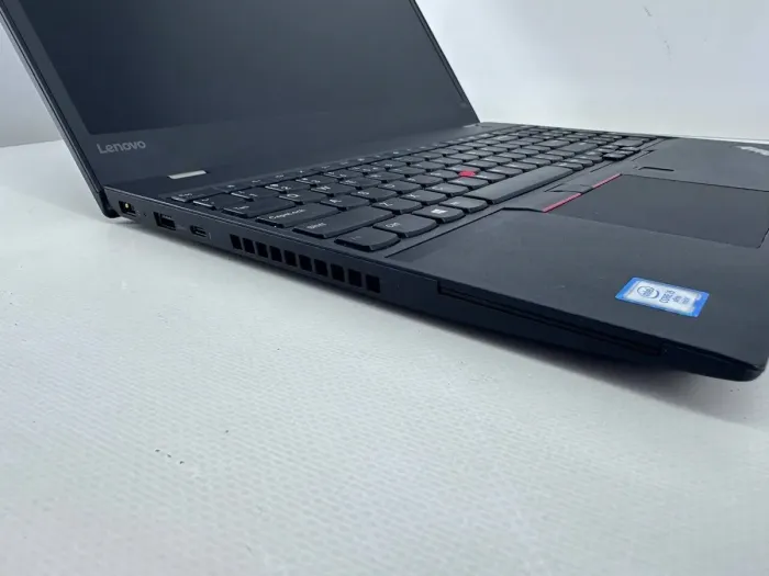 Ноутбук Lenovo ThinkPad T570 / 15.6" (1920x1080) TN / Intel Core i5-6300U (2 (4) ядра по 2.4 - 3.0 GHz) / 8 GB DDR4 / 256 GB SSD / Intel HD Graphics 520 / WebCam б/в - зображення 4
