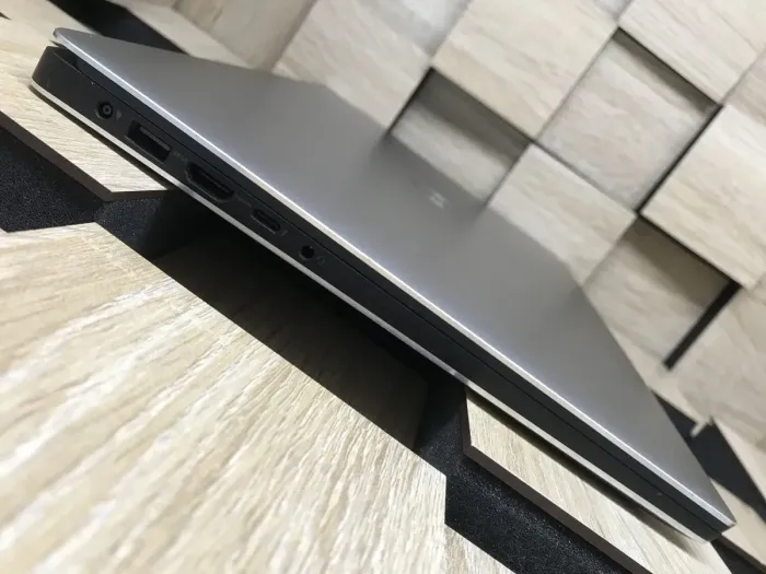 Мобільна робоча станція Б-клас Dell Precision 5520 / 15.6" (1920x1080) IPS / Intel Core i7-7820HQ (4 (8) ядра по 2.9 - 3.9 GHz) / 8 GB DDR4 / 256 GB SSD M.2 / nVidia Quadro M1200, 4 GB GDDR5, 128-bit / WebCam / Windows 11 б/в - зображення 5