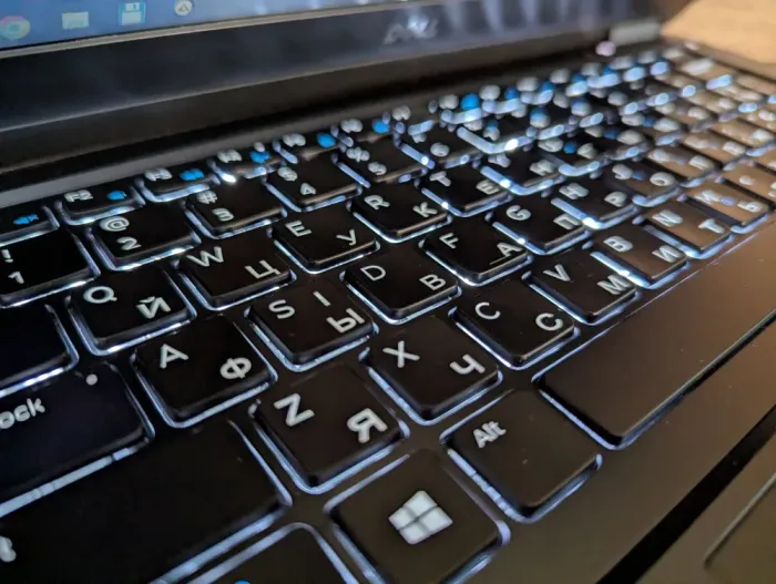 Нетбук Dell Latitude E7250 / 12.5" (1366x768) TN / Intel Core i7-5600U (2 (4) ядра по 2.6 - 3.2 GHz) / 8 GB DDR3 / 128 GB SSD / Intel HD Graphics 5500 / Fingerprint / WebCam / Windows 10 б/в - зображення 6