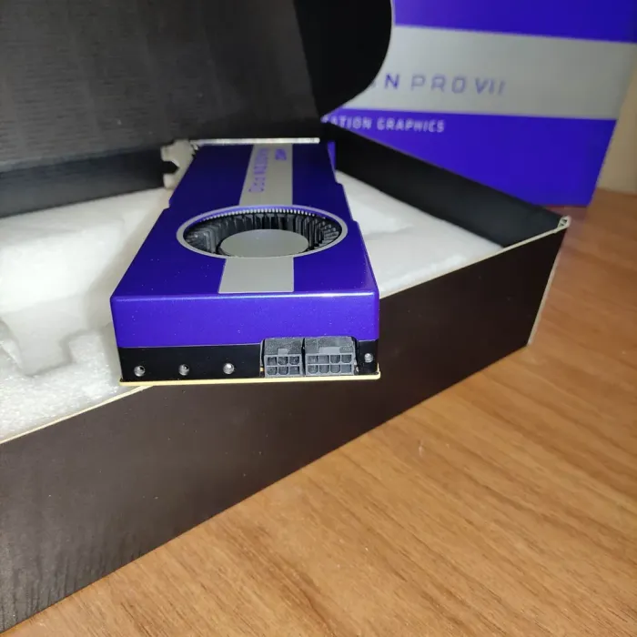 Дискретна відеокарта AMD Radeon Pro VII, 16 GB HBM2, 4096-bit / 6x miniDP б/в - зображення 4