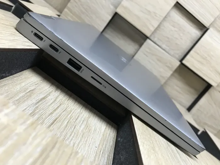 Ультрабук Б-клас Dell Latitude 5320 / 13.3" (1920x1080) IPS Touch / Intel Core i5-1145G7 (4 (8) ядра по 2.6 - 4.4 GHz) / 8 GB DDR4 / 256 GB SSD M.2 / Intel Iris Xe Graphics / WebCam / USB 3.2 / HDMI / Windows 10 б/в - зображення 6