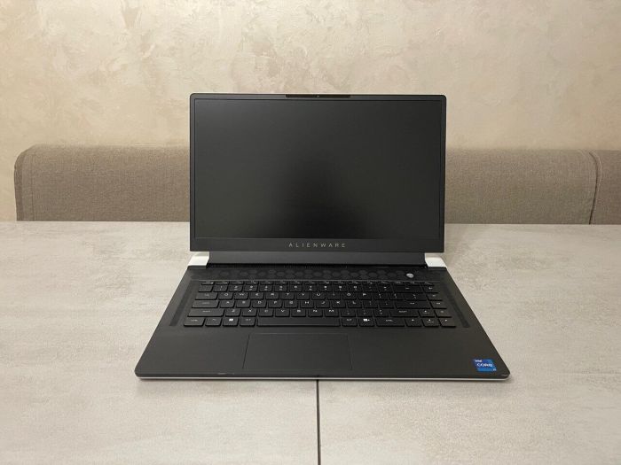 Ігровий ноутбук Dell Alienware 15 R2 / 17,3" (1920x1080) IPS / Intel Core i7-12700H (14 (20) ядер по 3,5 - 4,7 ГГц) / 32 ГБ DDR5 / 512 ГБ SSD / nVidia GeForce RTX 3080 Ti, 16 ГБ GDDR6, 256-біт / Веб-камера б/в - зображення 3