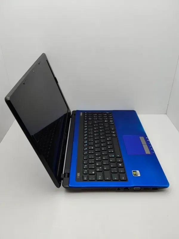 Ноутбук Asus K53 / 15.6" (1366x768) TN / Intel Core i3-2310M (2 (4) ядра по 2.1 GHz) / 6 GB DDR3 / 320 GB HDD / nVidia GeForce GT 520M, 1 GB DDR3, 64-bit / WebCam б/в - зображення 5