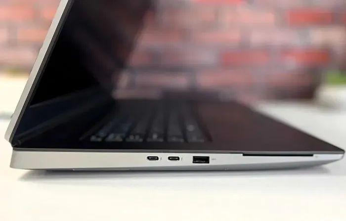 Мобільна робоча станція Dell Precision 7760 / 17.3" (1920x1080) IPS / Intel Core i9-11950H (8 (16) ядер по 2.6 - 5.0 GHz) / 64 GB DDR4 / 1000 GB SSD M.2 / nVidia RTX A5000, 16 GB GDDR6, 256-bit / WebCam б/в - зображення 5